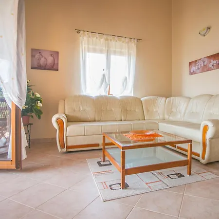 Nevena By Interhome Nyaraló *