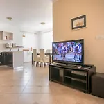 Сasa de vacaciones Nevena By Interhome Poreč