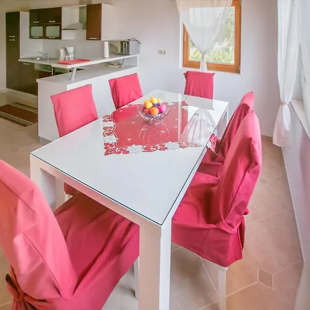 Nevena By Interhome בית נופש פורץ