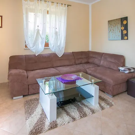 בית נופש Nevena By Interhome *