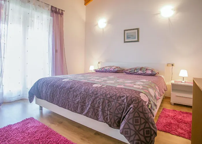 Nevena By Interhome Poreč